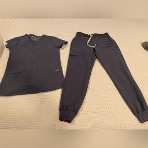 Barely worn Figs XXS, space blue. Pants are petite joggers.